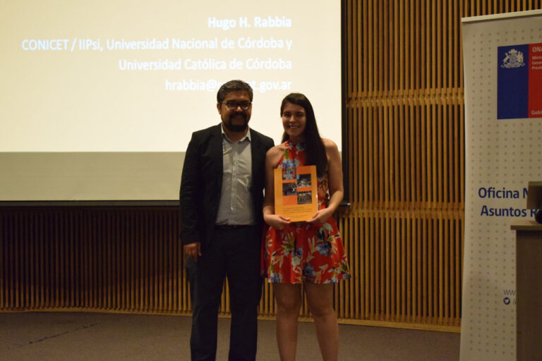 Investigadora afiliada del IMFD recibe premio por trabajo sobre relación entre voto y credos religiosos